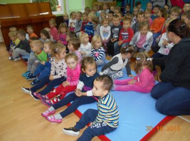 Oglądamy teatrzyk - 2015.10.30