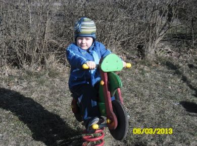 Zabawy na dworze - 6.03.2013 - rocznik 2009