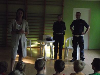 15.09.2016r WIZYTA FUNKCJONARIUSZY KOMENDY POWIATOWEJ POLICJI W GOLENIOWIE 5-6 LATKI