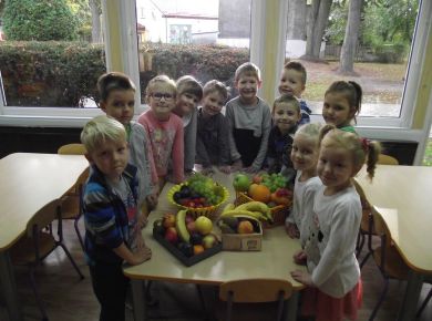 12.10.2016R ROBIMY SAŁATKĘ OWOCOWĄ 5-6 LATKI
