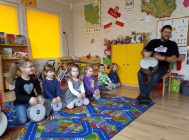 03_05_ WARSZTATY GRY NA BĘBNACH AFRYKAŃSKICH