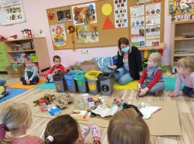 12_10_SEGREGACJA ŚMIECI - ZAJĘCIA EKOLOGICZNE
