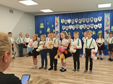 Uroczyste pożegnanie przedszkola przez grupę „Żabki”