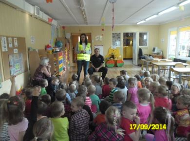 2014 10 17 zajecia z policjantka 01